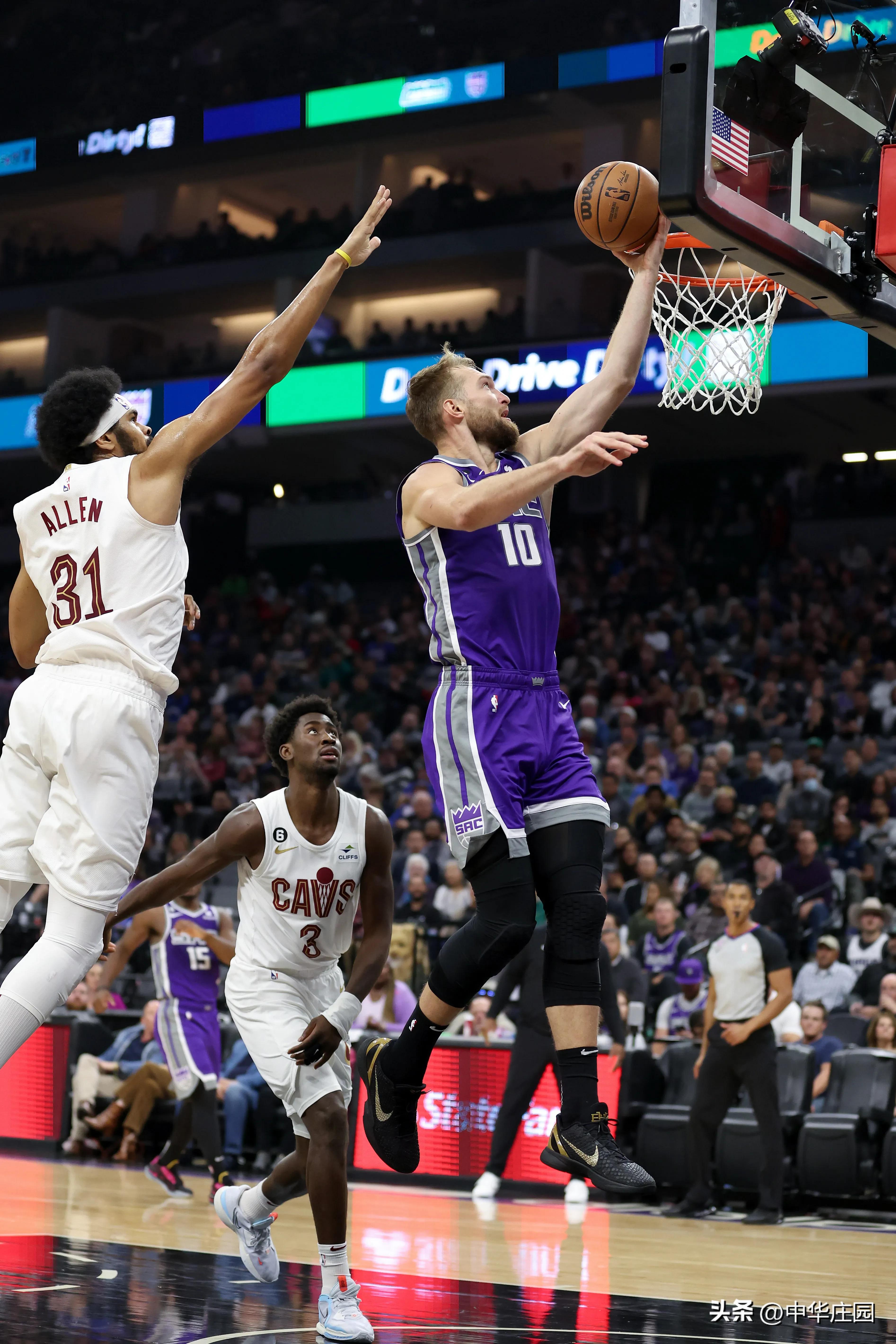 NBA夏季联赛：独行侠战胜国王队夺冠