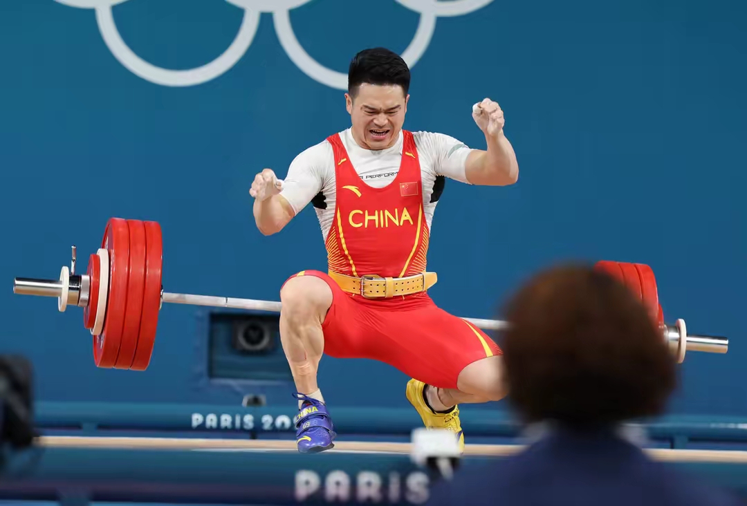 中国举重名将再下一城，金牌在望